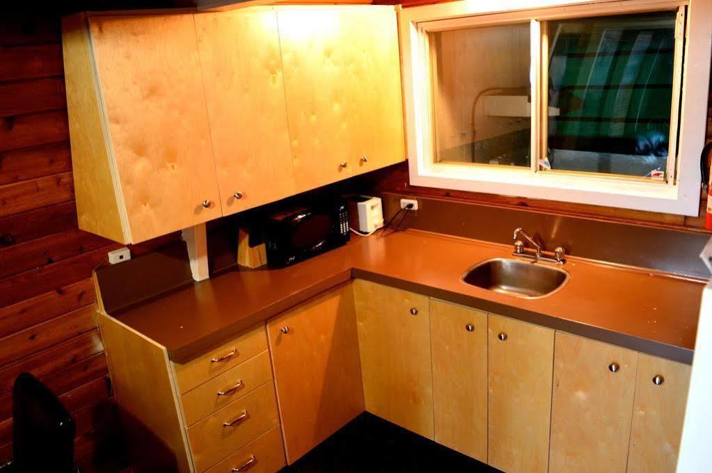 Red Shutter Inn Росленд Екстериор снимка